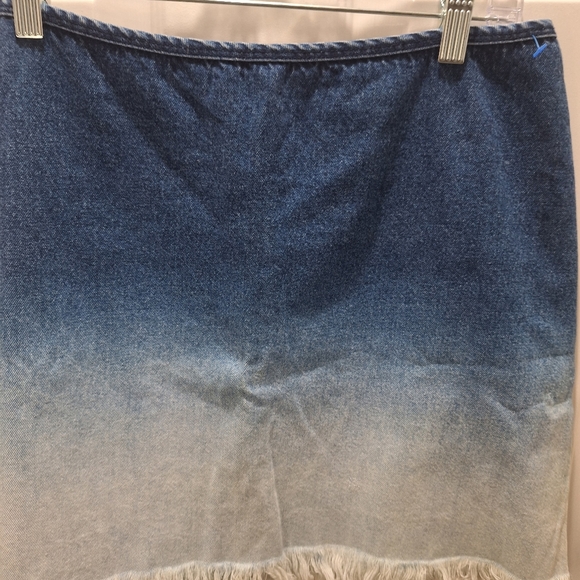 V-Nus Jean Mini Skirt Size Small/Med Vintage - Picture 2 of 6